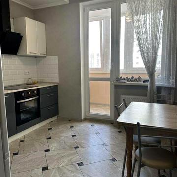 Сдам срочно 1 ком кв Костанди ул.