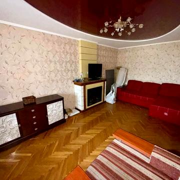 Героїв просп., 9