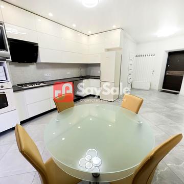 Героїв Небесної Сотні просп., 16/6