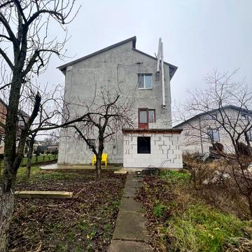 Богдана Хмельницького вул., 44