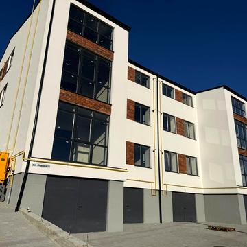 Південна вул., 8