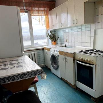 Сдам 2 комнатную квартиру ж/м Победа