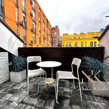 Оренда дворівневої квартири з терасою. Комфорт Таун