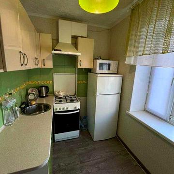 Продам 2 комнатную квартиру ремонт Центр Набережная комнаты раздельные