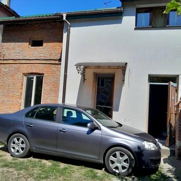 Львівська вул., 30