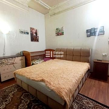 майдан Героїв Небесної Сотні пл. (Руднєва майдан), 22