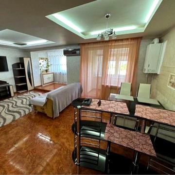 Здається 2 кімнатна квартира в центрі міста.