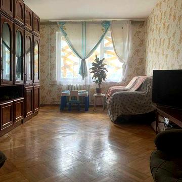У продажу 3 кімнатна квартира на  Черемушках