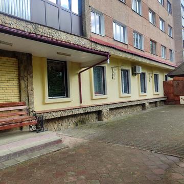 Петра Дорошенка вул., 19