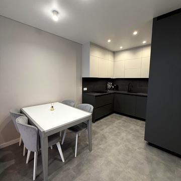 Дніпровська набережна вул., 15-Є