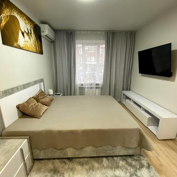 Богдана Хмельницького вул., 105-Б/5