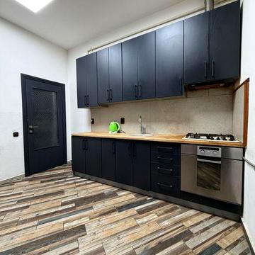 Оренда просторої однокімнатної квартири в центрі. Вул. Успенська