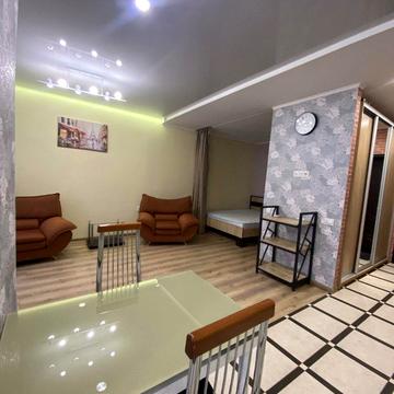 Набережна Перемоги вул., 44м