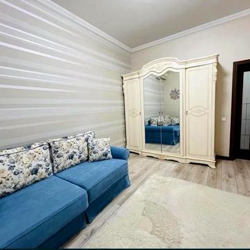 Володимира Івасюка просп. (Героїв Сталінграду), 6