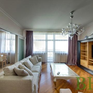 Тараса Шевченка бульв., 11-А