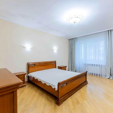 Андрія Верхогляда вул. (Михайла Драгомирова), 4