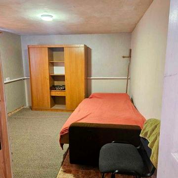 Оренда 1 кім. , провулок Дніпровський 12