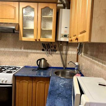 Двохкімнатна квартира. Світло не вимикають