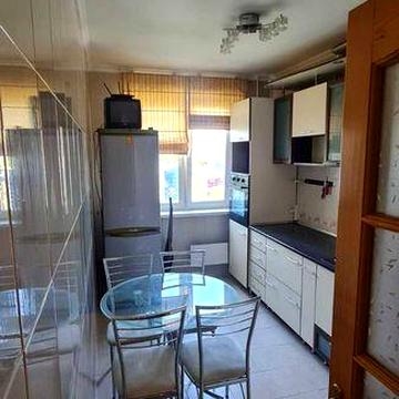 Здається 3-кімнатна квартира, ТЦ Депот