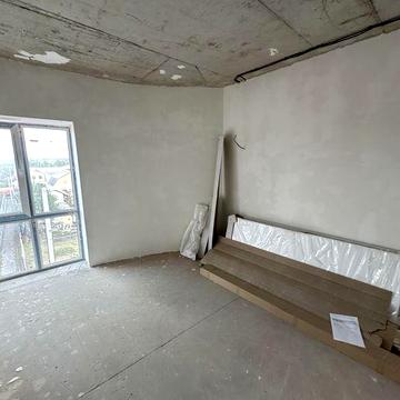 Двокімнатна з частковим ремонтом