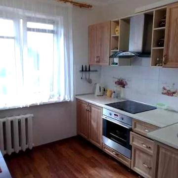 Продам 3-кімнатну квартиру на вул. Сахарова / Висоцького