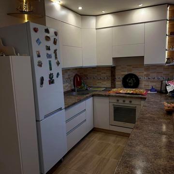 Дмитра Яворницького вул., 4