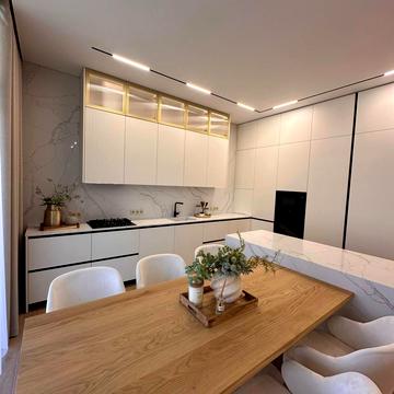 Квітнева вул.