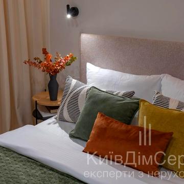 Ґарета Джонса вул. (Сімї Хохлових), 12-А