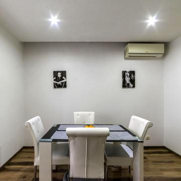 Михайла Гришка вул., 8