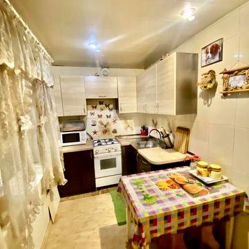 Продам 2к квартиру Кам‘янське меблі техніка 2 поверх вул Глаголева