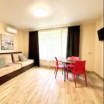 Лоцманський узвіз, 9д