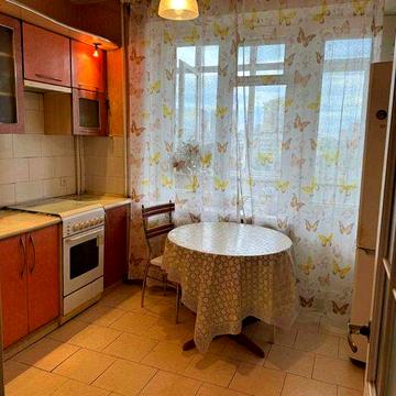 Сдам 3к квартиру на Тенистой 10.