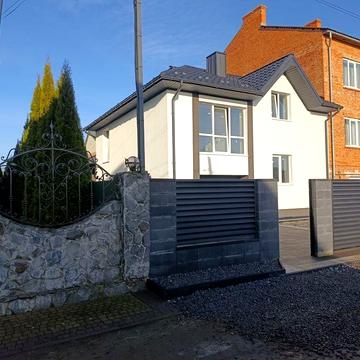 Продається  новозбудований будинок в Самборі.