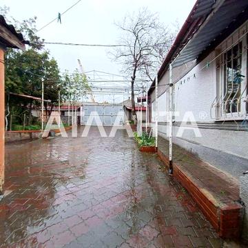 Просторная усадьба на берегу пруда в селе Великий Дальник