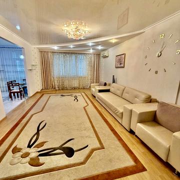 Раїси Окіпної вул., 4