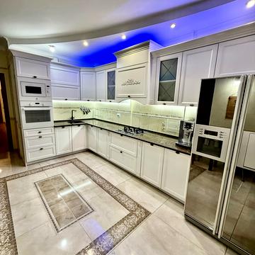 Раїси Окіпної вул., 4