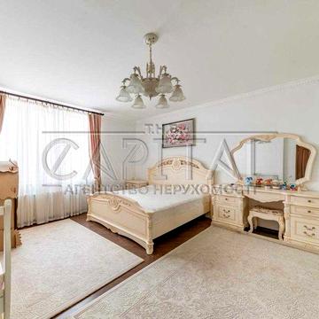 Продаж  затишної 2-х кімнатної квартири
вул. Олени Пчілки, 2а