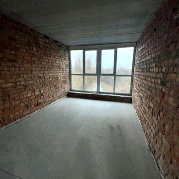 Простора квартира в закритому комплексі з парком і набережною. БЕЗ %