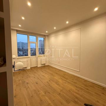 Василя Тютюнника вул. (Анрі Барбюса), 37/1