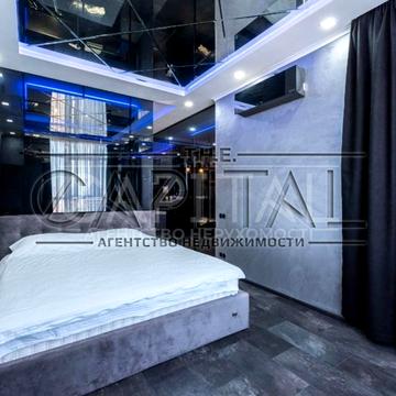 Джона Маккейна вул. (Івана Кудрі), 7