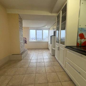 2к квартира з великим балконом!