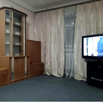 Космонавтів вул., 27/3