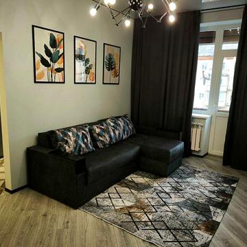 Нова однокімнатна. Перша оренда. Центр Чернігова. Світло завжди.