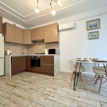 Вячеслава Чорновола просп. (), 16а