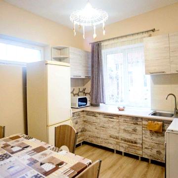 Оренда  від власника 2-кім кв. 15 хв. до центру(є світло)