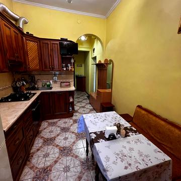 Союзу Українок вул. (), 8