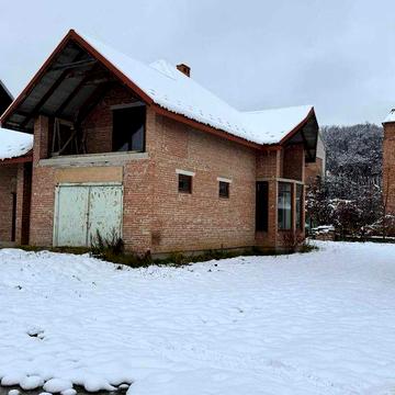 Продаж будинку у Винниках, біля Окружної, 2 поверхи, 160 000$