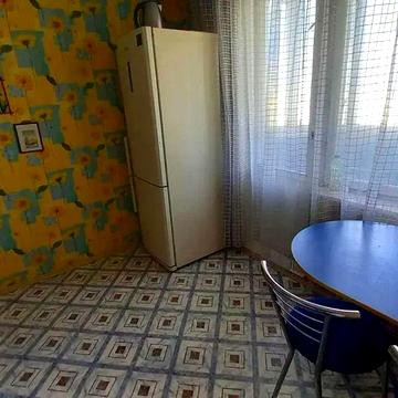 Володимира Івасюка просп. (Героїв Сталінграду), 25