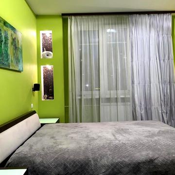 Макіївська вул., 8