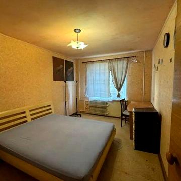 Двушка на Олександра Поля (низ Кірова). Центр.